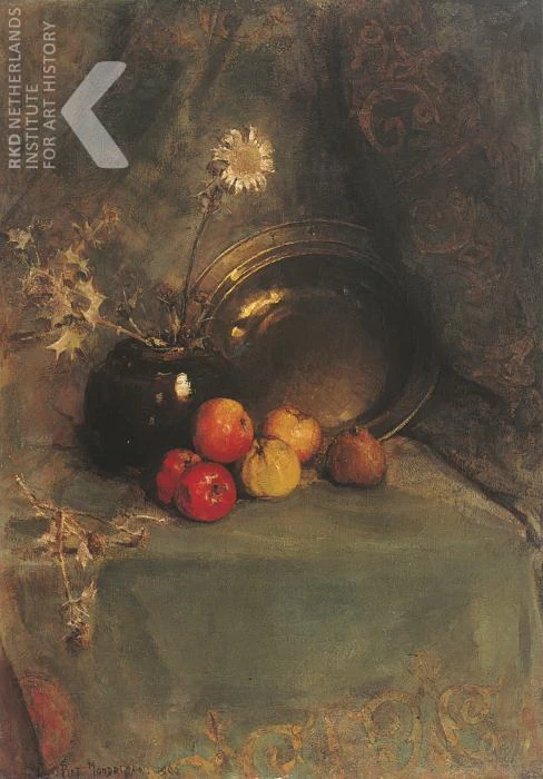 Natura morta - mele, vaso con fiori e teglia di metallo datata 1900